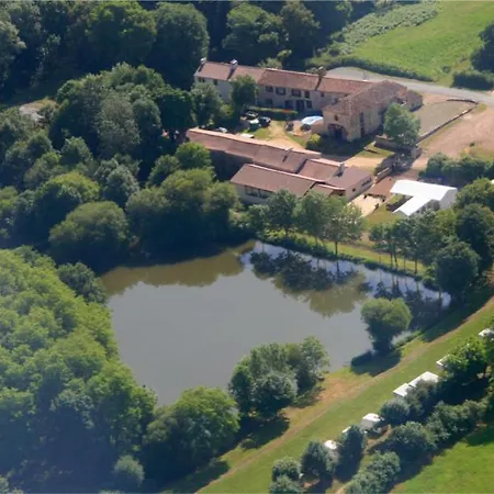 Logis De L'aubonniere Camping Chaille-sous-les-Ormeaux
